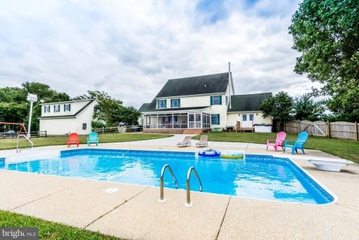 chestertown pool house